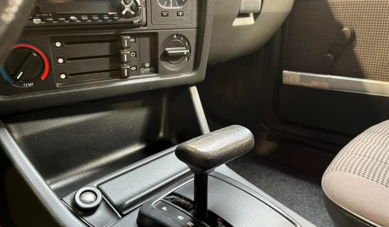 BMW 3-serie E30 320i 2-dørs full