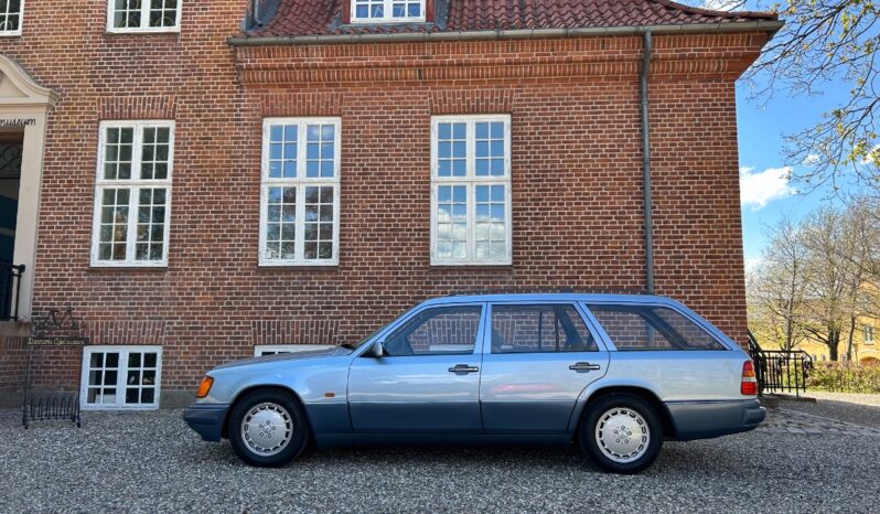 Mercedes-Benz E-Klasse (W124) 230 TE full
