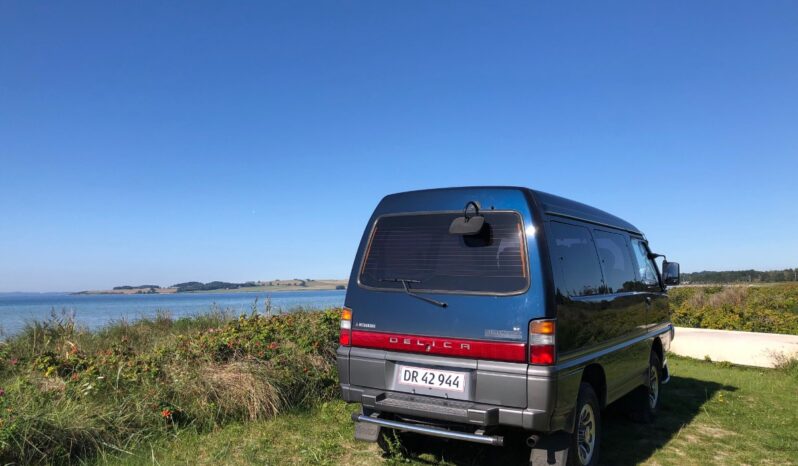 Mitsubishi Pajero L300 Starwagon full