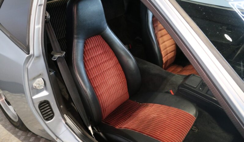 Porsche 944 2,5 Coupe full