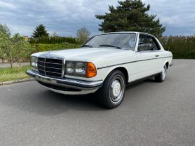 Mercedes-Benz 200-300 (W123) 230C