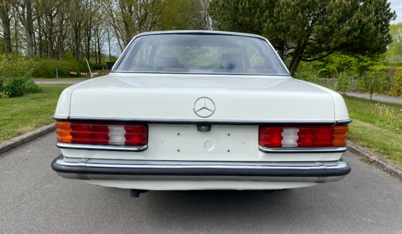 Mercedes-Benz 200-300 (W123) 230C full