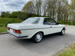 Mercedes-Benz 200-300 (W123) 230C full