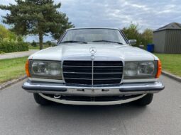 Mercedes-Benz 200-300 (W123) 230C full