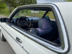 Mercedes-Benz 200-300 (W123) 230C full