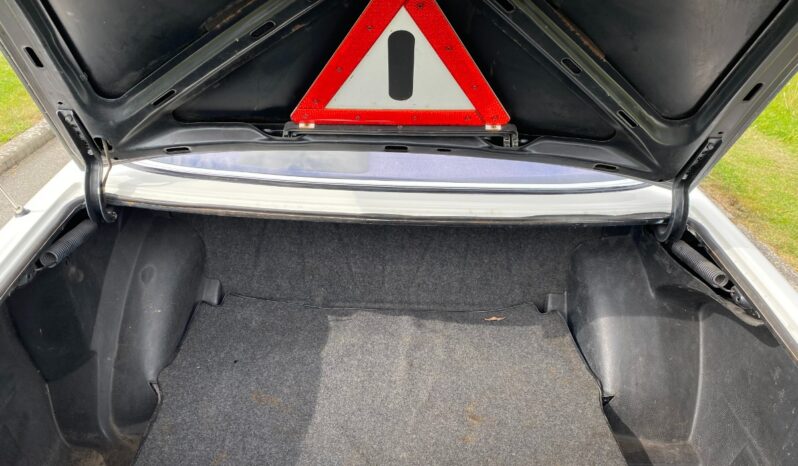 Mercedes-Benz 200-300 (W123) 230C full
