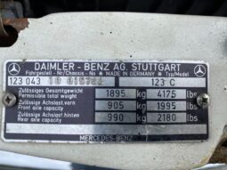 Mercedes-Benz 200-300 (W123) 230C full