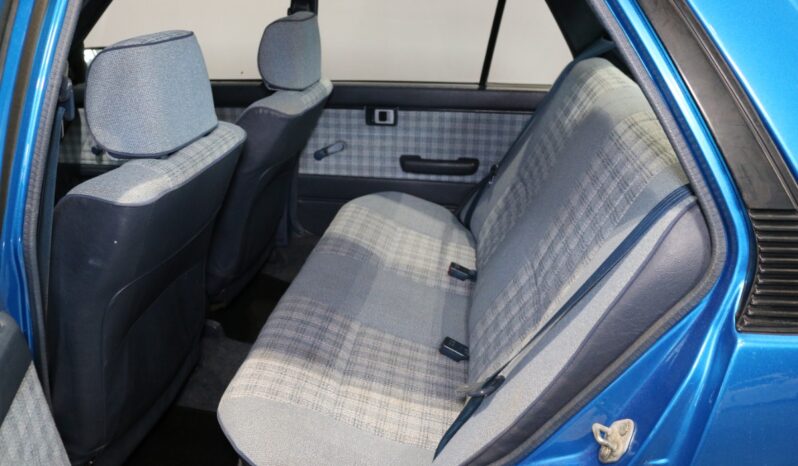 Toyota Corolla 1,3 DX 4d full