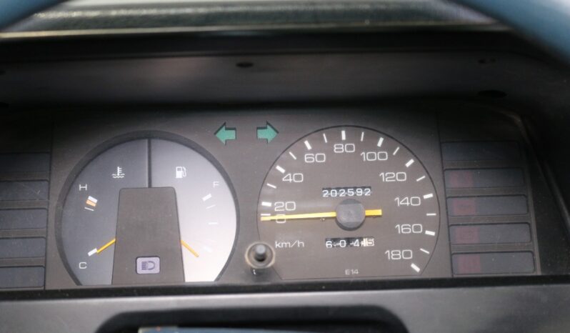 Toyota Corolla 1,3 DX 4d full