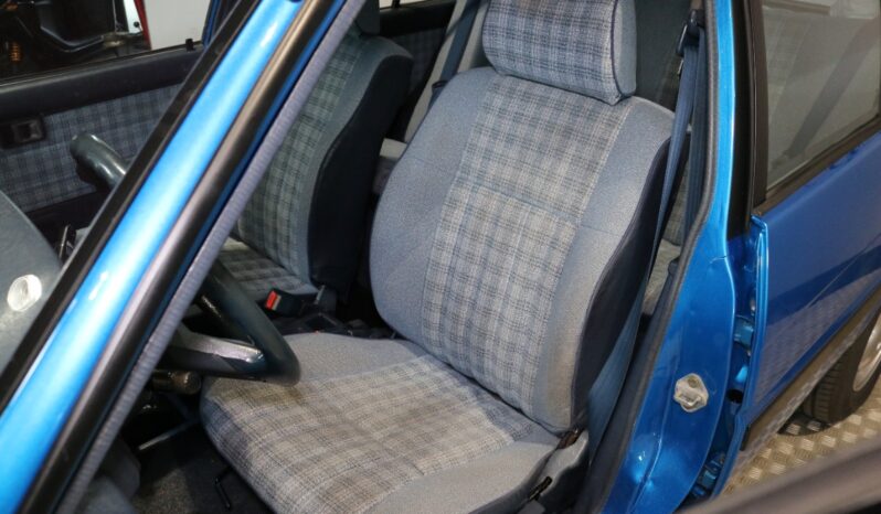 Toyota Corolla 1,3 DX 4d full