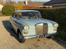 Mercedes-Benz 190-230 (W110) 230