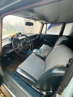 Mercedes-Benz 190-230 (W110) 230 full
