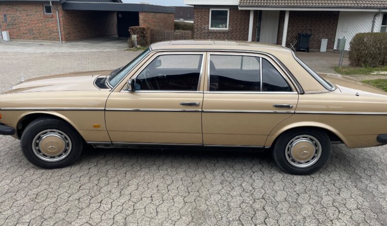 Mercedes-Benz 200-300 (W123) 230 E Aut full