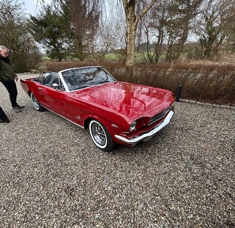 Ford Mustang cabriolet full
