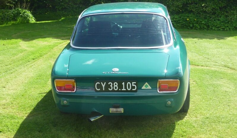 Alfa Romeo Giulia GTJ 1300 full