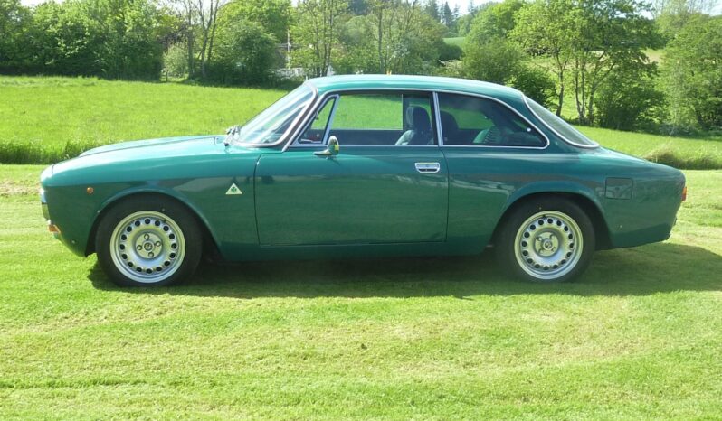 Alfa Romeo Giulia GTJ 1300 full