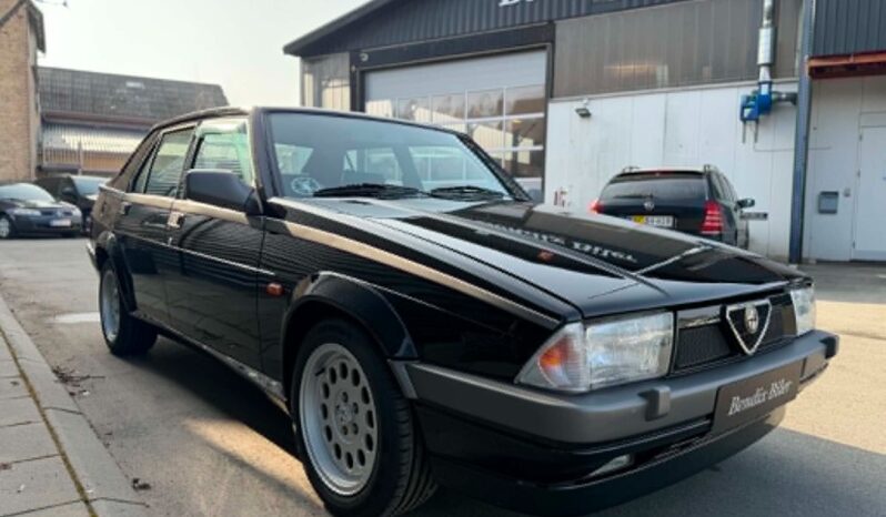 Alfa Romeo 75 Twin Spark full