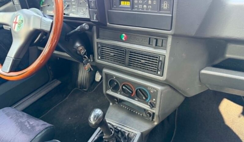 Alfa Romeo 75 Twin Spark full