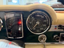 Mercedes-Benz SL (W113) 280 SL Pagode full