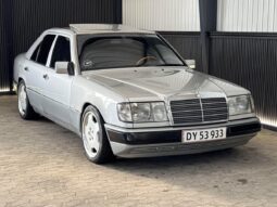 Mercedes-Benz E-Klasse (W124) 300E full