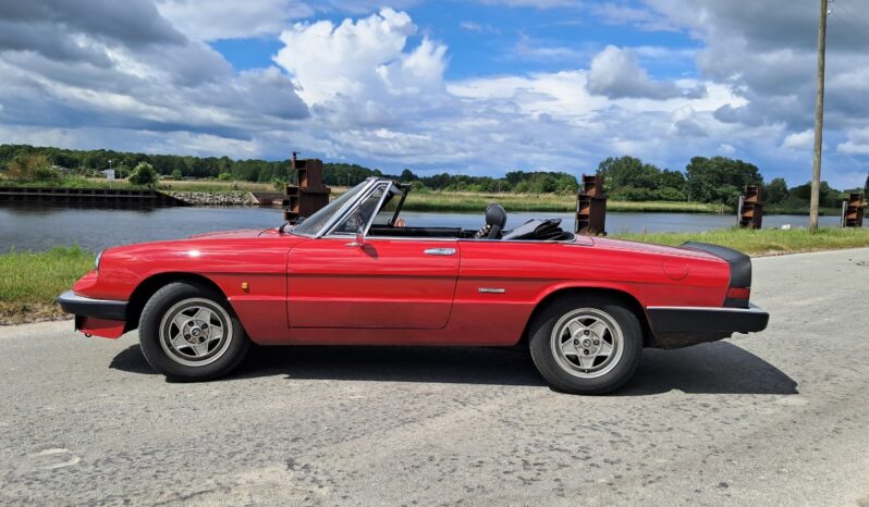 Alfa Romeo Spider 1600 full