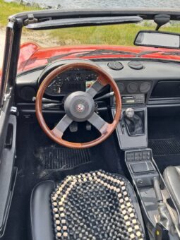 Alfa Romeo Spider 1600 full
