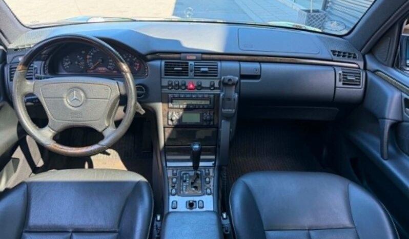 Mercedes-Benz E klasse (W210) 430 full