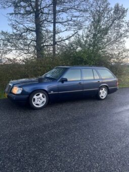 Mercedes-Benz E-Klasse (W124) 250TD T-Model full