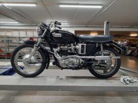 Triumph T120R Bonneville