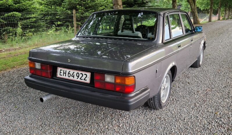 Volvo 200-Serie 240 Turbo full