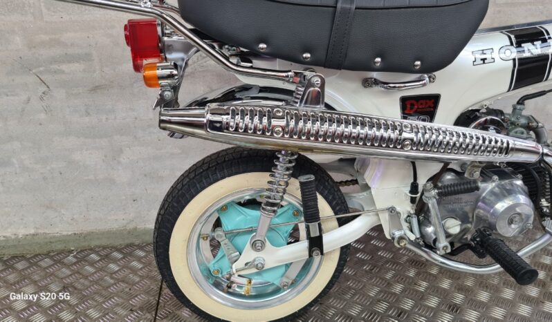 Honda Dax White Lady full