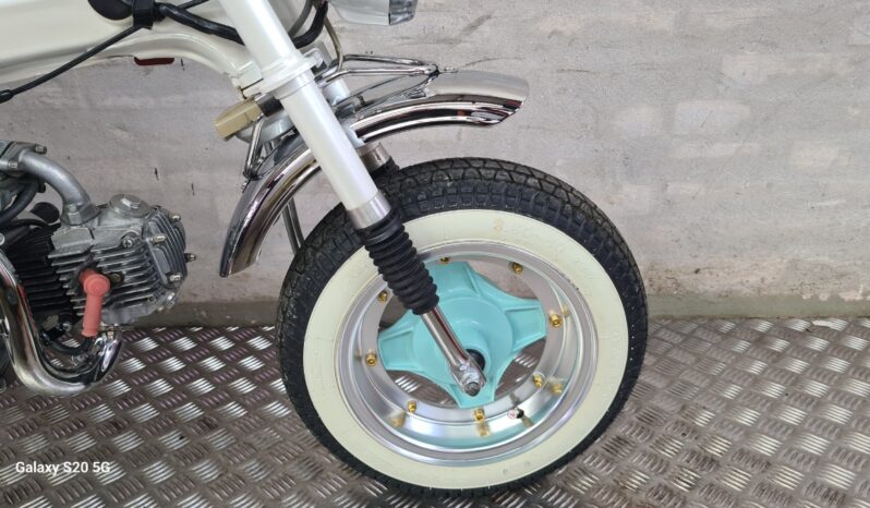 Honda Dax White Lady full
