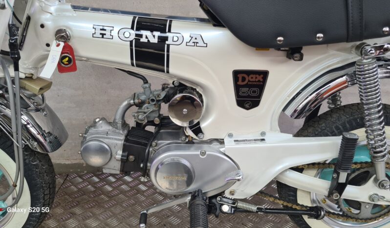 Honda Dax White Lady full