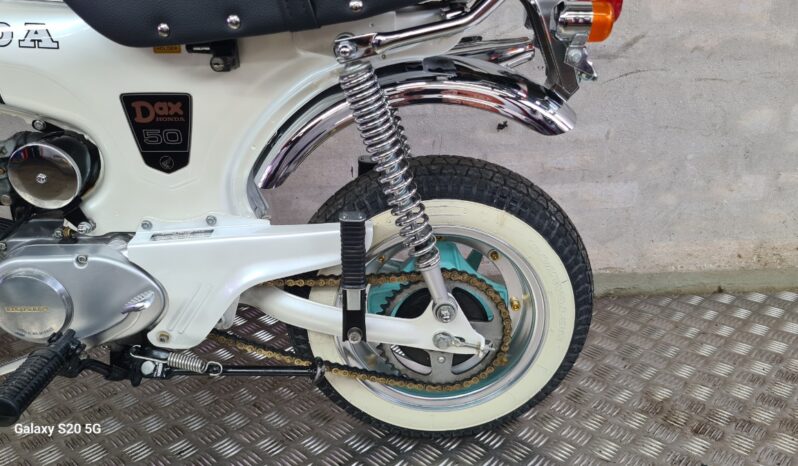 Honda Dax White Lady full