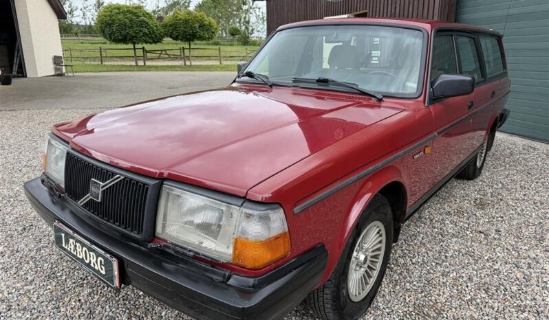 Volvo 200-Serie 240 stc. Black Line full