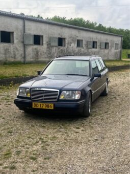 Mercedes-Benz E-Klasse (W124) 250TD T-Model full
