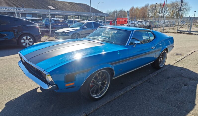 Ford Mustang coupe full