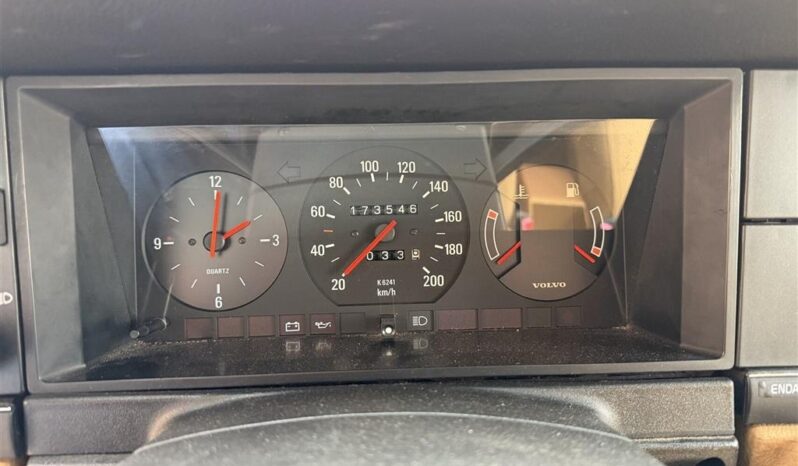 Volvo 200-Serie 240 stc. Black Line full