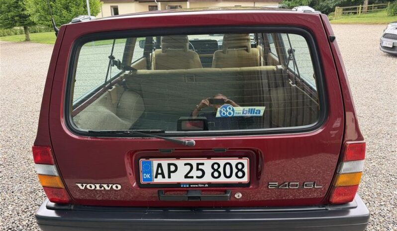 Volvo 200-Serie 240 stc. Black Line full