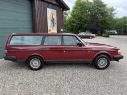 Volvo 200-Serie 240 stc. Black Line full