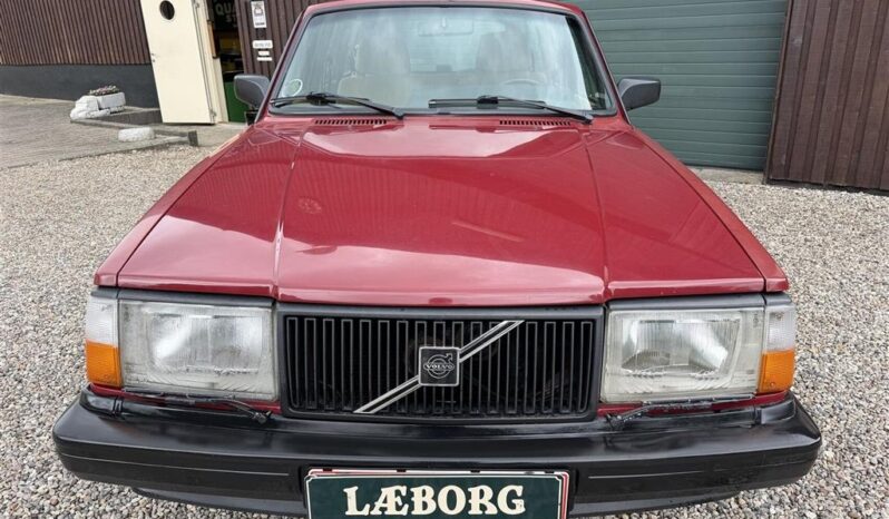 Volvo 200-Serie 240 stc. Black Line full