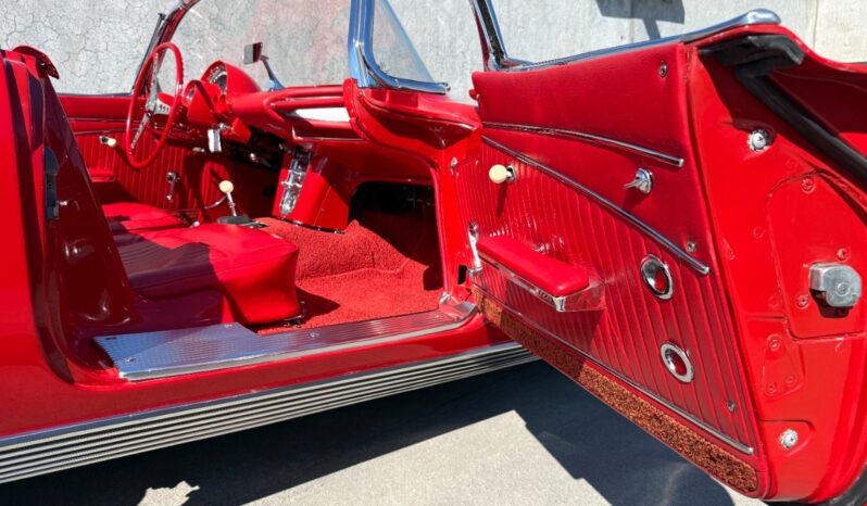 Chevrolet Corvette C1 Stingray convertible full