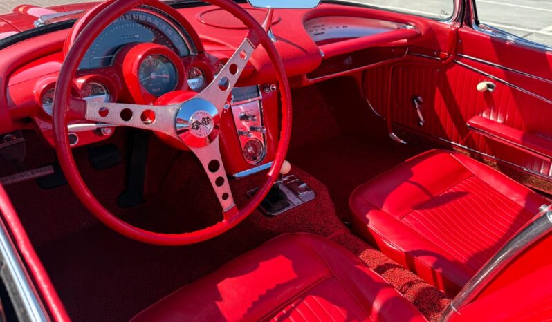 Chevrolet Corvette C1 Stingray convertible full