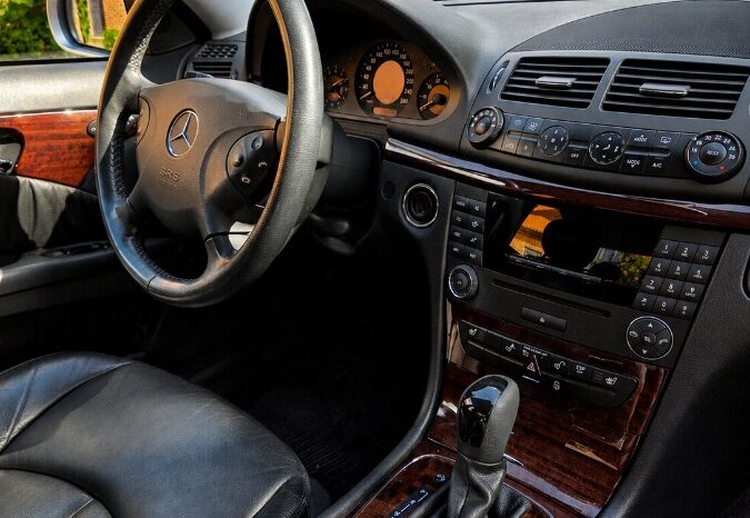 Mercedes-Benz E-KLasse (W211) E280 full