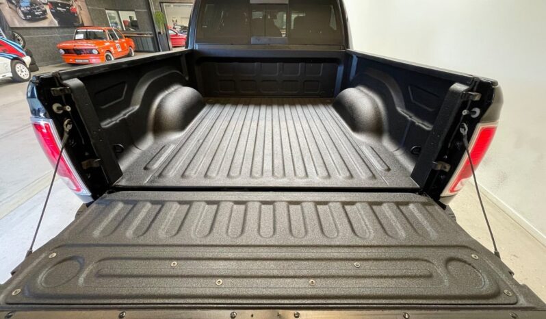Dodge Challenger RAM 1500 5,7 V8 Hemi Limited Quad Cab aut. 4×4 4d full