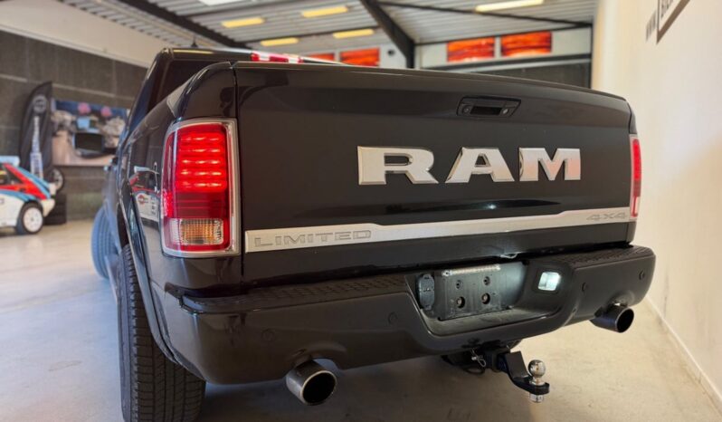 Dodge Challenger RAM 1500 5,7 V8 Hemi Limited Quad Cab aut. 4×4 4d full