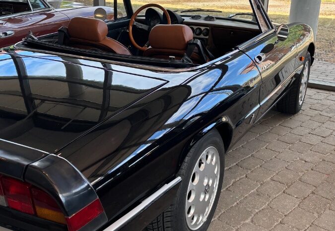 Alfa Romeo Spider 2,0 Twin Cam full