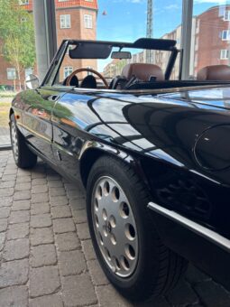 Alfa Romeo Spider 2,0 Twin Cam full