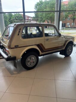 Lada Niva 1600 full