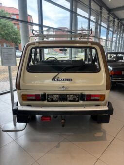 Lada Niva 1600 full